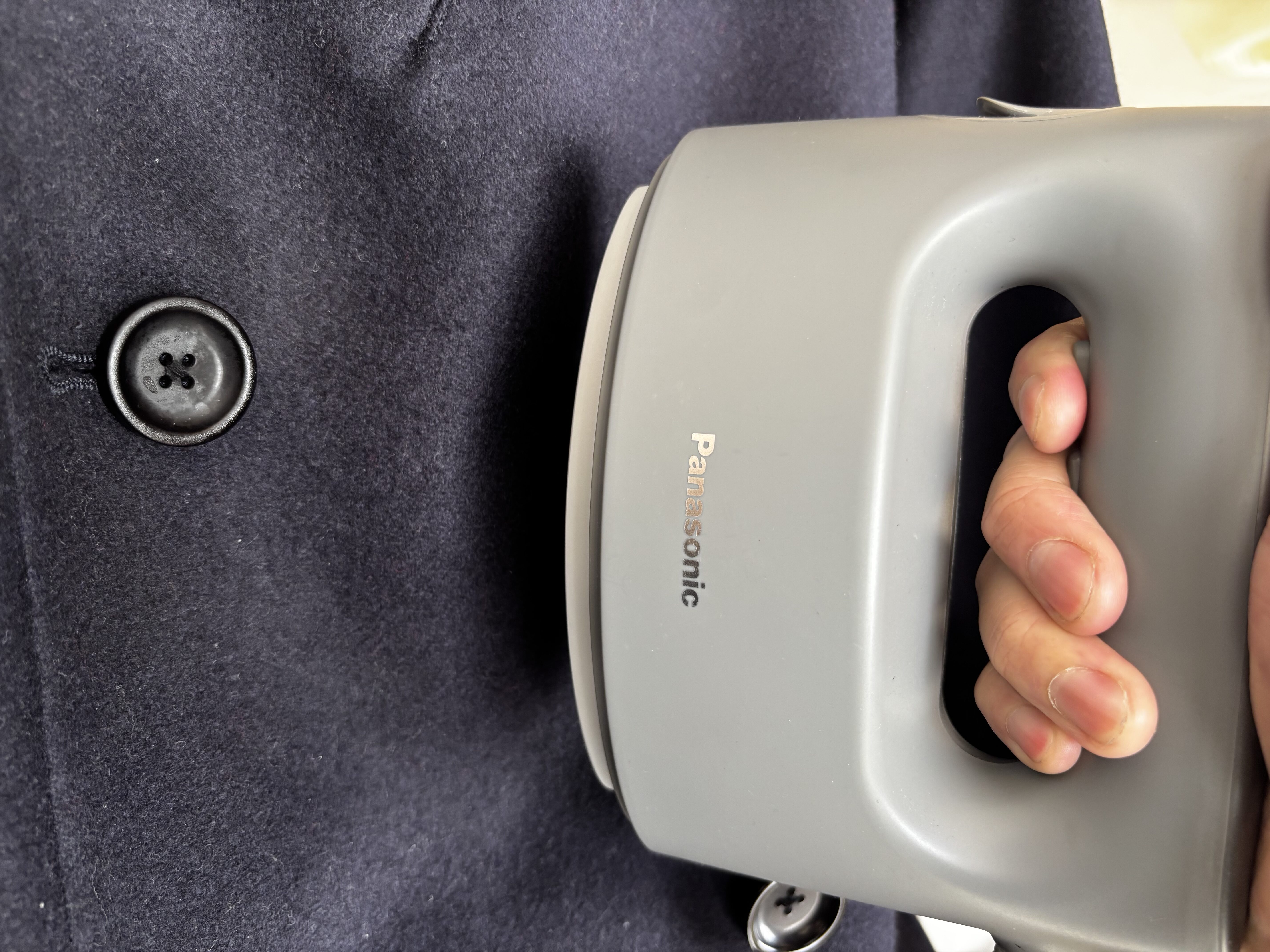 雨の日もPコートを着たい僕が、続けているウールのケア習慣